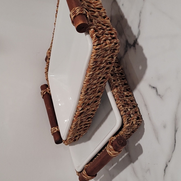 Wicker basket with serving plate - Picture 3 of 4